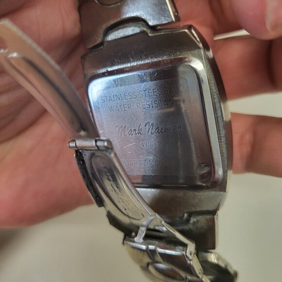 Gucci Silver Watch with Roman Numerals - Picture 5 of 8